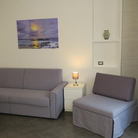 Karina, To The Beach With Terrace And Private Parking Savona Exterior photo