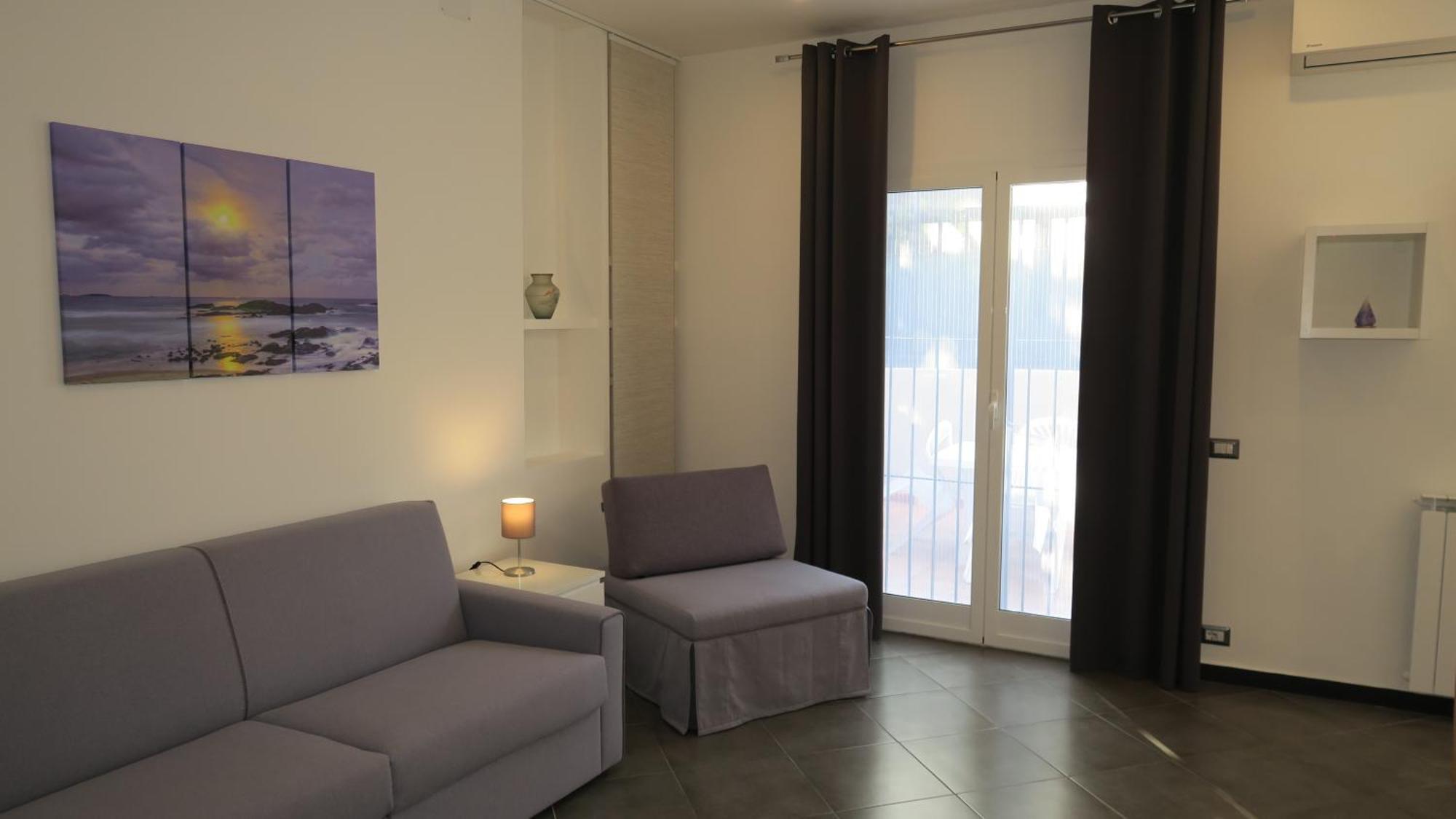 Karina, To The Beach With Terrace And Private Parking Apartment Savona Exterior photo